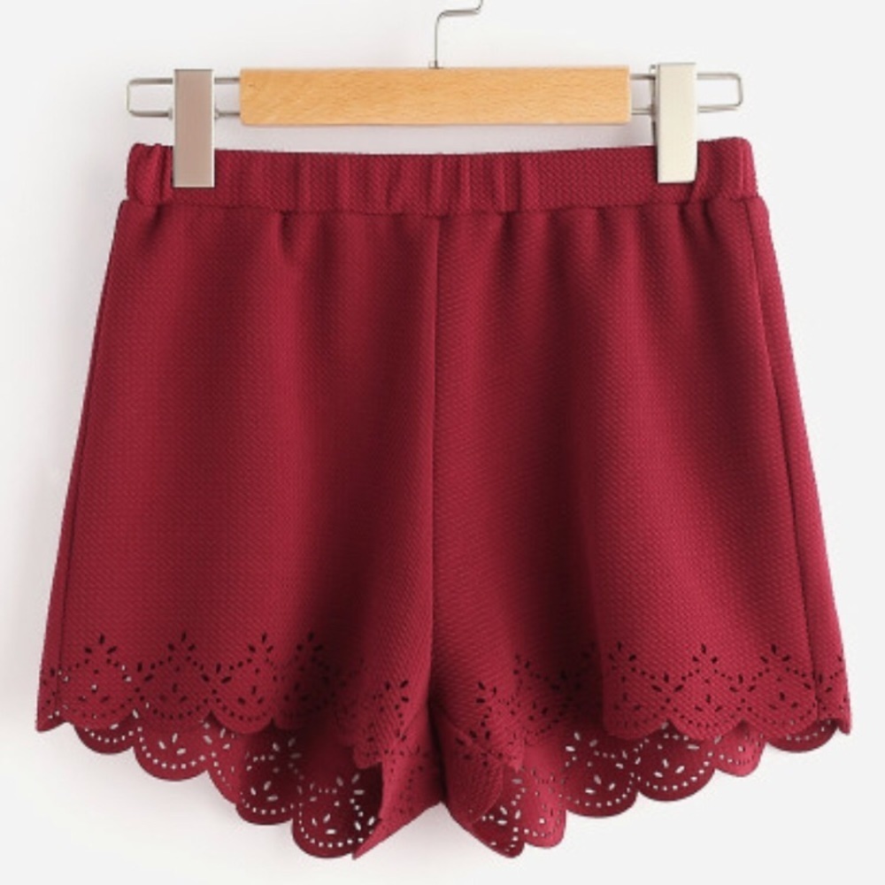 SHEIN Womens Burgundy Red Textured Scallop Hem Elastic Waist Shorts Medium